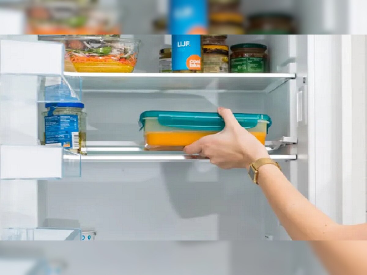 गरम अन्न फ्रिजमध्ये ठेवण्याची चूक कधीही करु नका, यामुळे होऊ शकतं तुमचं नुकसान title=