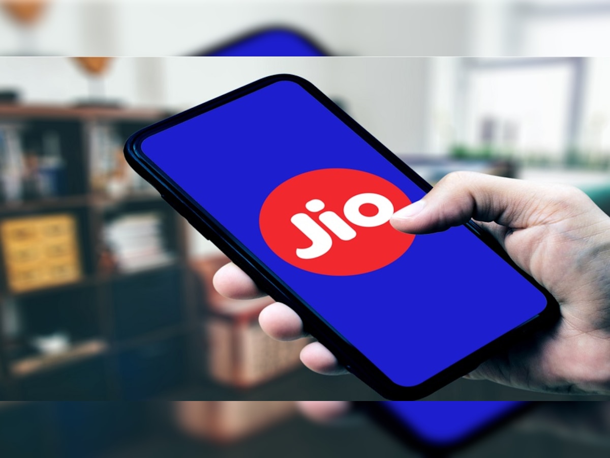 Jio चं भन्नाट फिचर,ग्राहकांना होणार मोठा फायदा title=