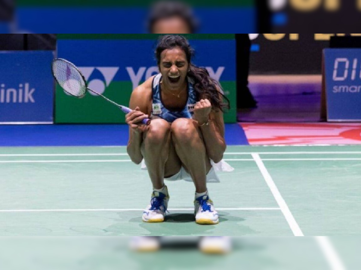 Singapore Open: पी. व्ही. सिंधूची सुवर्ण कामगिरी; चीनच्या खेळाडूवर मिळवला विजय title=