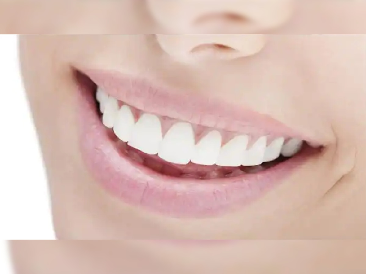 Teeth Health: थांबा...तुम्ही जे पदार्थ खाताय त्यामुळे दातांचं होतंय नुकसान!  title=