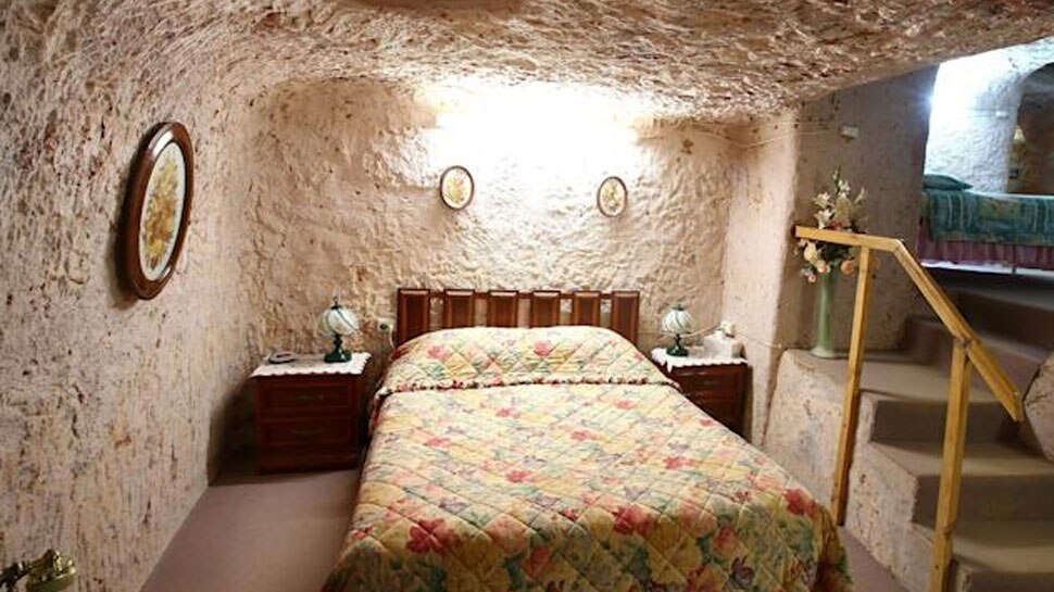 underground city of australia famous for opal gsemstone in marathi