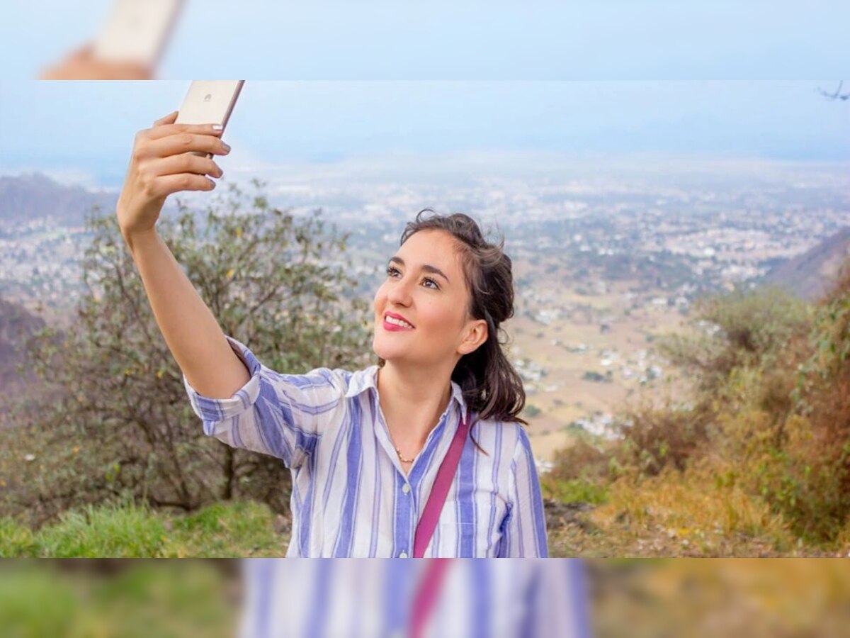 जगातील शेवटचा Selfie कसा असेल? सोशल मीडियावर धक्कादायक फोटो व्हायरल title=