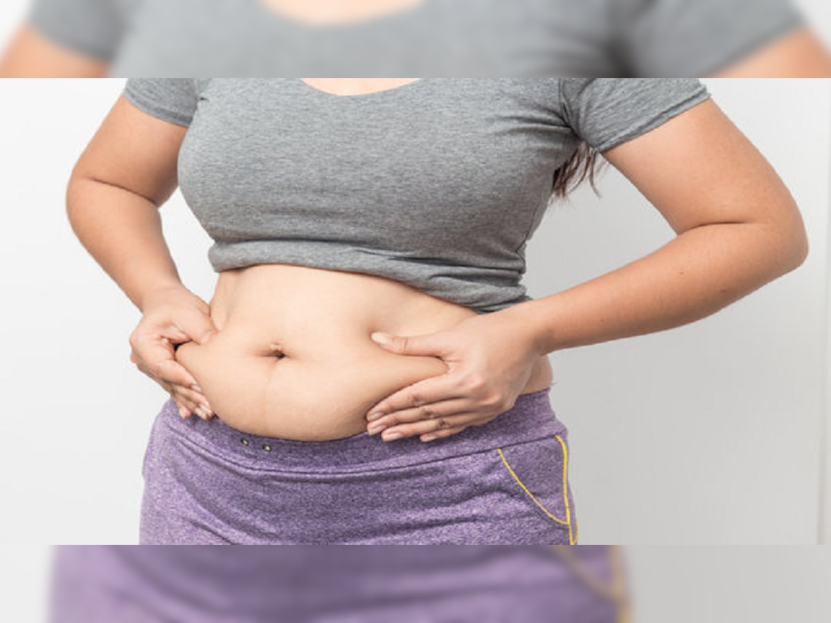 Bloating : पोट फुगण्याच्या समस्येनं त्रस्त आहात? मग तुमच्या 'या' सवयी ठरतायत कारणीभूत title=