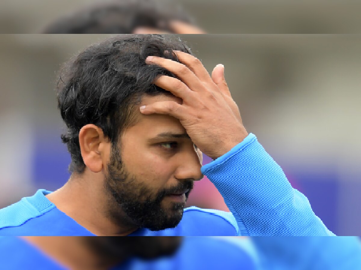 VIDEO: हॉटेलमधून बाहेर पडल्यावर Rohit Sharma ला का बसला धक्का? title=