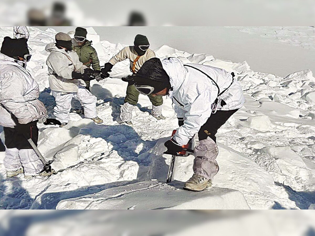 38 वर्षानंतर सापडले सियाचीनमध्ये बेपत्ता जवानाचे अवशेष, सन्मानपूर्वक अंत्यसंस्कार title=