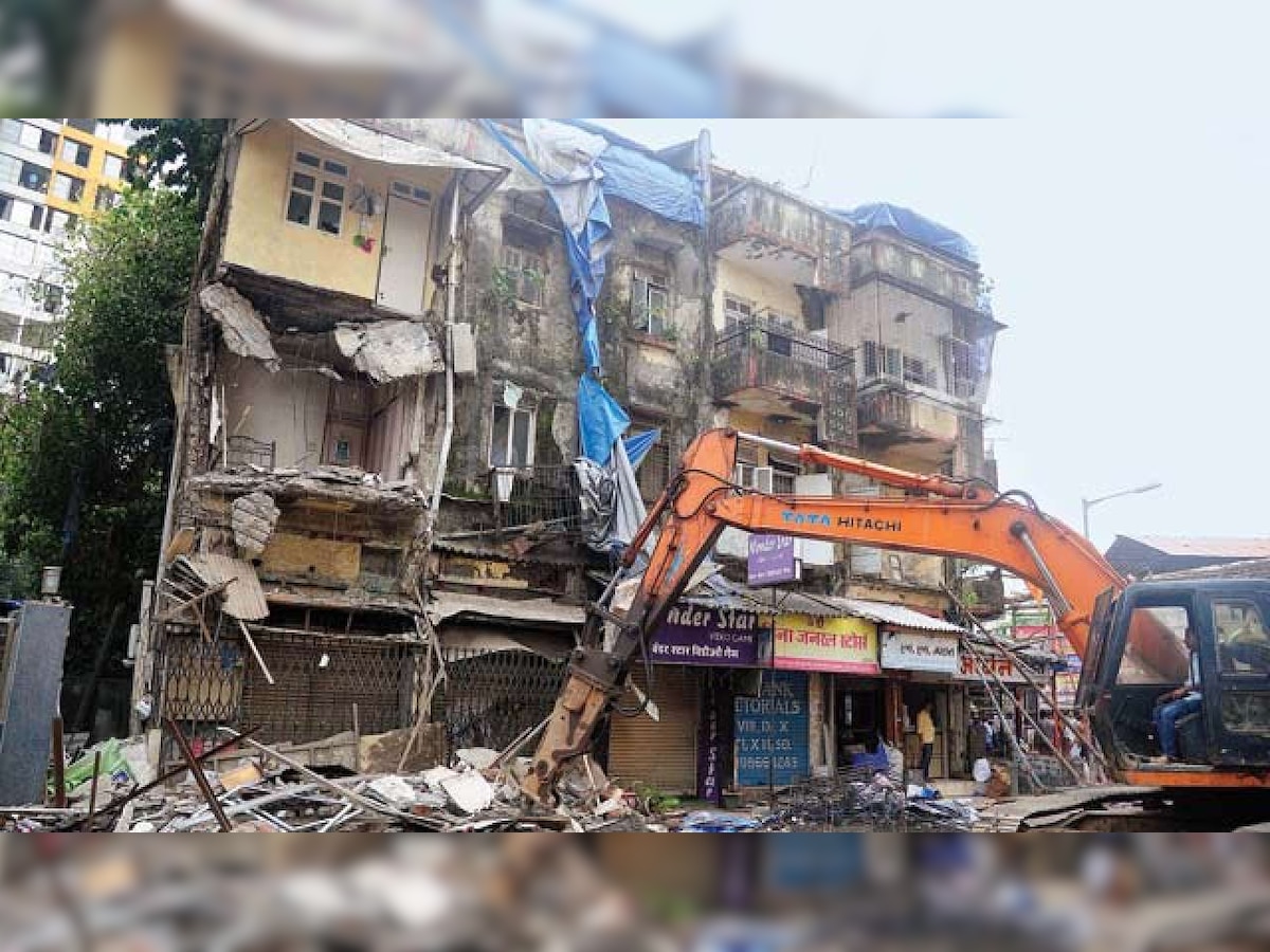 राज्यातील इमारत पुनर्विकास प्रणालीमध्ये होणार फेरबदल, मुख्यमंत्री करणार घोषणा title=