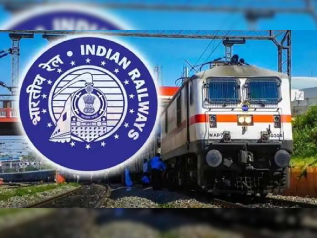 Indian Railways Rules:  माहितीये का, रेल्वेत 'या' वेळेत तुम्ही कोणाच्याही सीटवर बसू शकता, पाहा नियम     title=