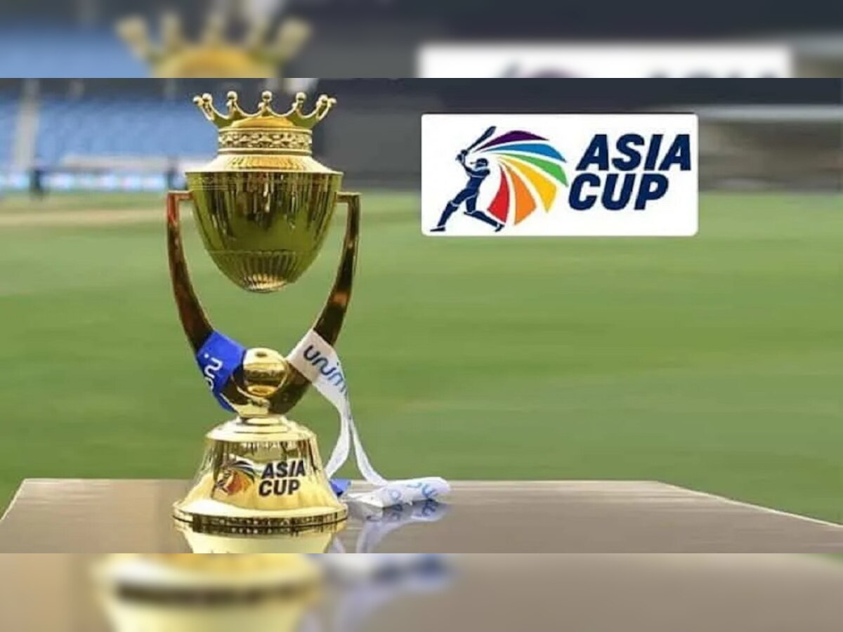 Asia Cup 2022 : मैदानात कट्टर प्रतिस्पर्धी, मात्र 'या' गोष्टीसाठी एकत्र दोन्ही संघाचे खेळाडू title=