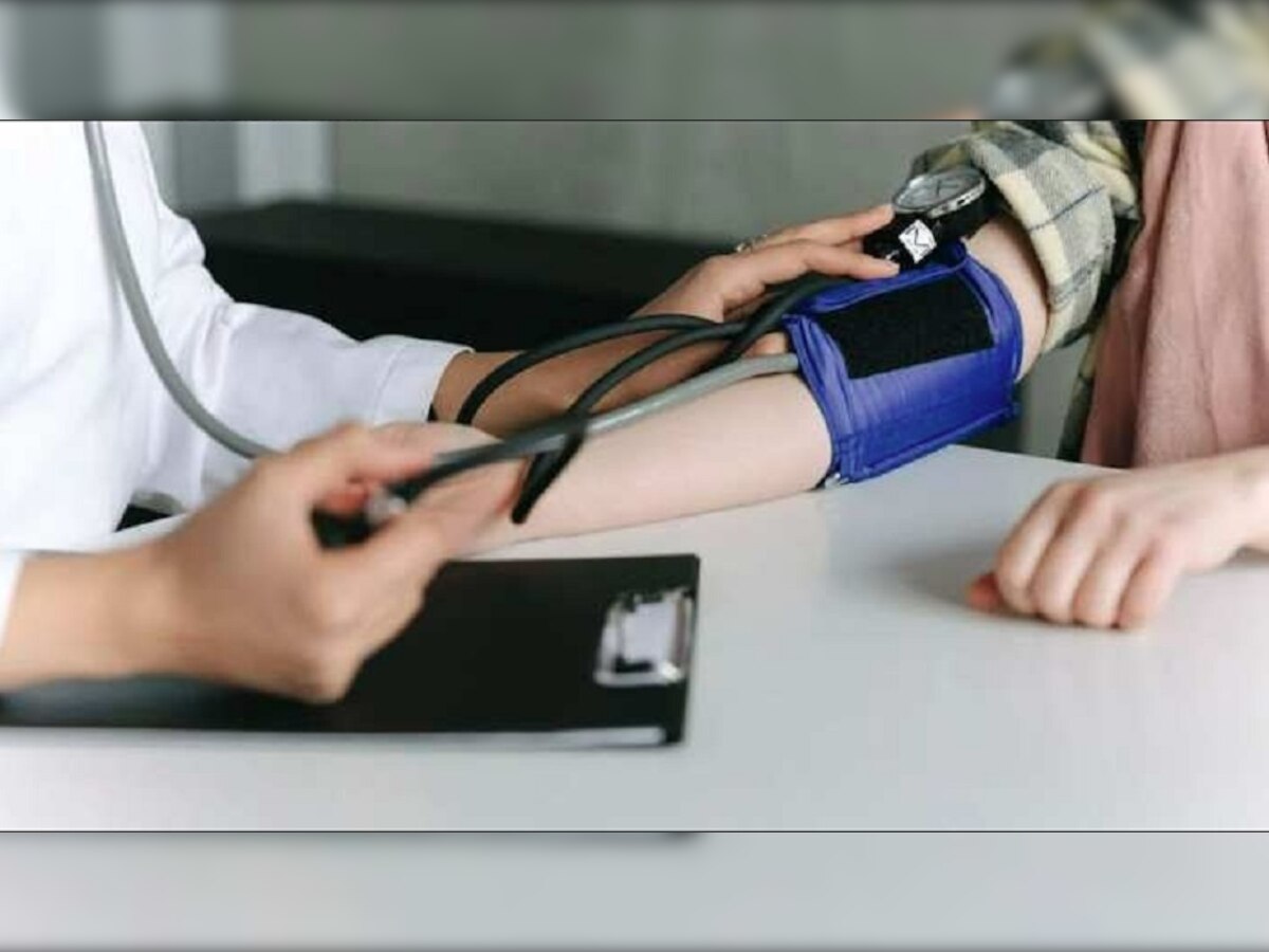 Blood Pressure औषध न घेता कसा नियंत्रित ठेवायचा? हे करा आजच उपाय title=