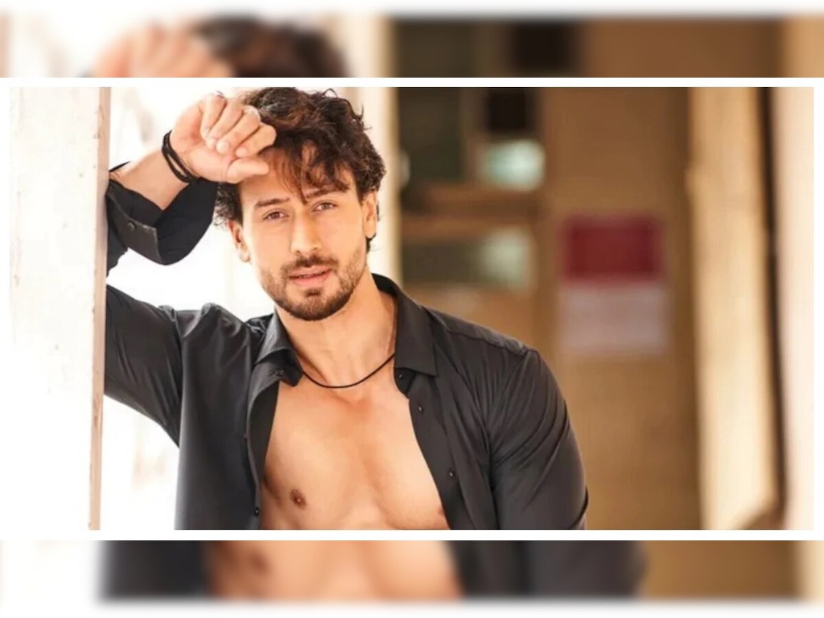 दिशासोबत ब्रेकअपनंतर Tiger Shroff चा धक्कादायक खुलासा, विमानाच्या टॉयलेटमध्ये रोमांस केल्याचं सांगताच करण जोहर म्हणाला...  title=