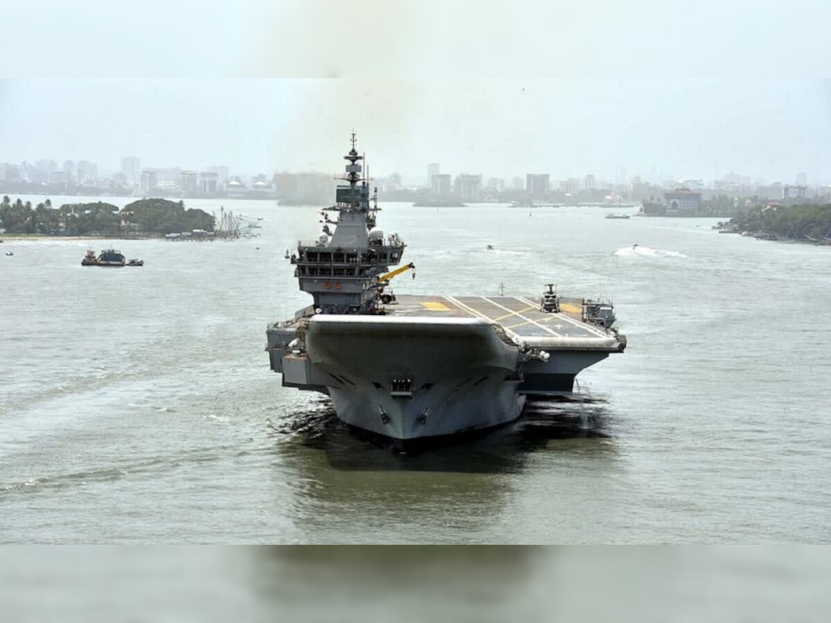 IAC Vikrant : नौदलात दाखल होणार पहिली 'मेड इन इंडिया' विमानवाहू युद्धनौका;  पाहा Video title=