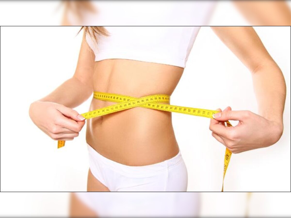 Weight Loss Tips : रिकाम्या पोटी 'हे' काम केल्याने एका महिन्यात Belly Fat होणार कमी title=