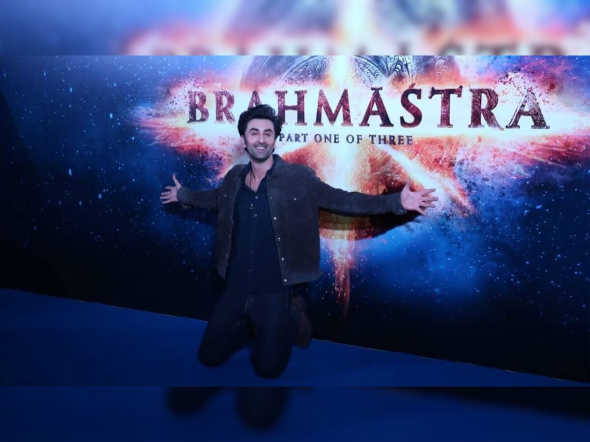 Boycott Brahmastra ट्रेंडवर अभिनेता Ranbir Kapoor ची पहिली प्रतिक्रिया, "चित्रपट फ्लॉप होण्यासाठी..." title=