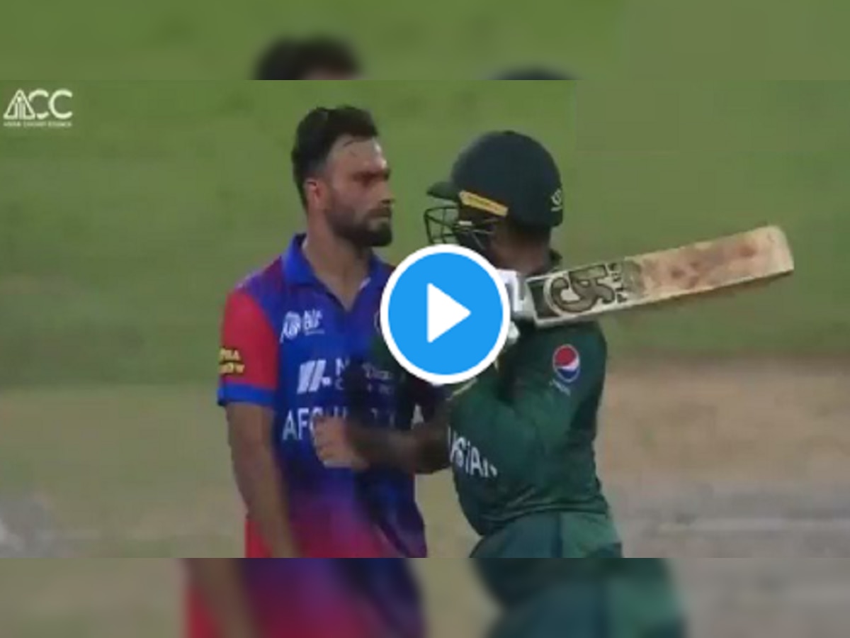 VIDEO : पाकिस्तानच्या Asif Ali ने अफगाणिस्तानच्या गोलंदाजावर उगारली बॅट title=