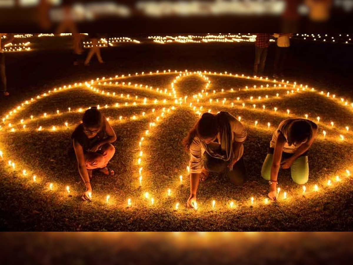 Diwali 2022: आली दिवाळी... यंदा कधीये दिवाळी, काय आहे लक्ष्मीपूजनाचा मुहूर्त? पाहा...  title=