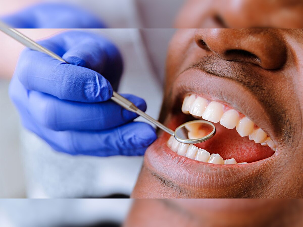 दात किडणे, हिरड्यांना सूज येणे बेतेल जीवावर, 75 टक्क्यांपर्यंत वाढते Liver Cancer Risk title=