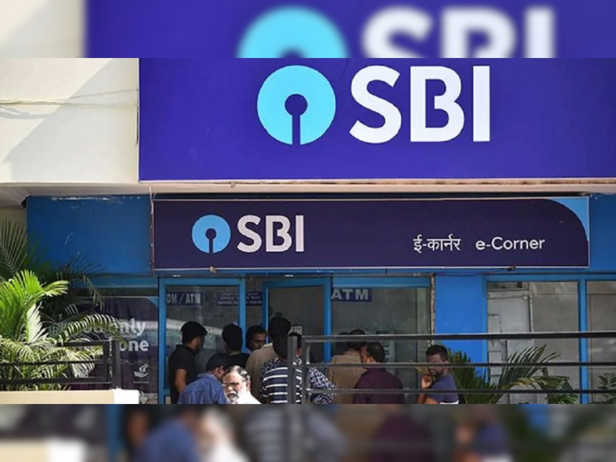 SBI चा कोट्यवधी ग्राहकांना मोठा झटका; बँकेने केला हा बदल, आजपासून जास्त येणार खर्च  title=