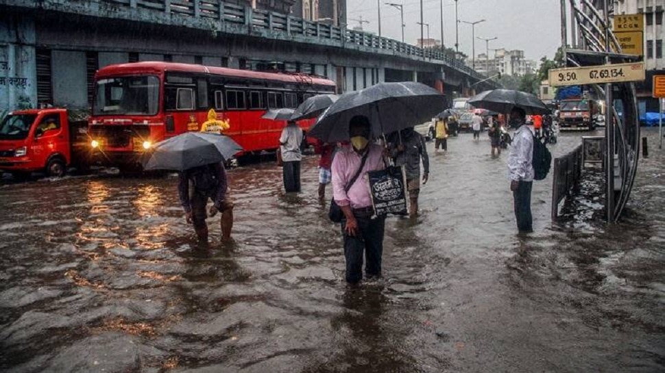 Rain Update : पावसाने झोडपले; कोंडीने छळले! ‘असा’ असेल पावसाचा अंदाज