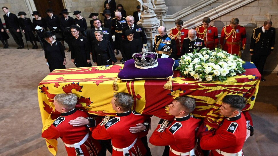 Queen Elizabeth Iis Funeral Today Royal Vault Of Windsor Castle 3240