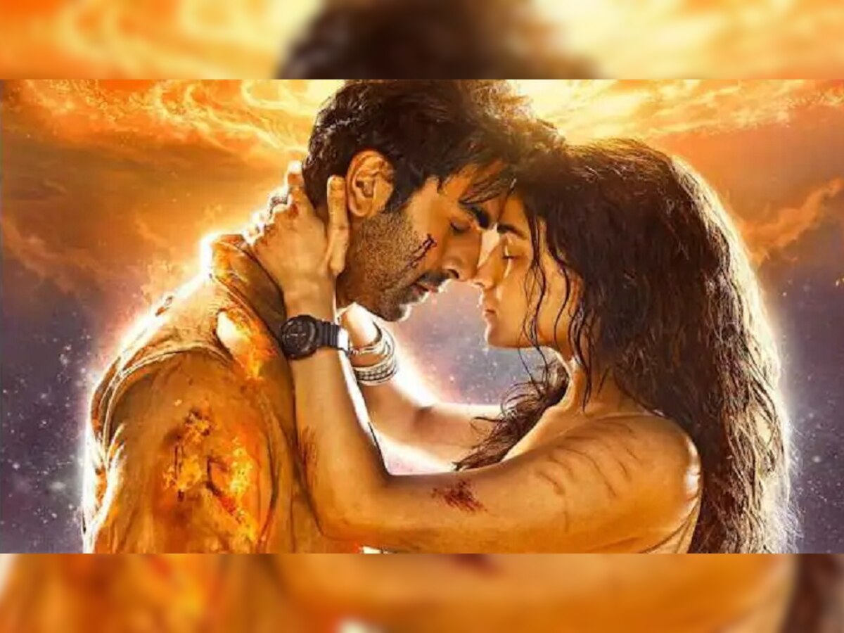 Alia-Ranbir च्या चाहत्यांसाठी आनंदाची बातमी, Bramhastra चित्रपटाबद्दल मोठी अपडेट title=