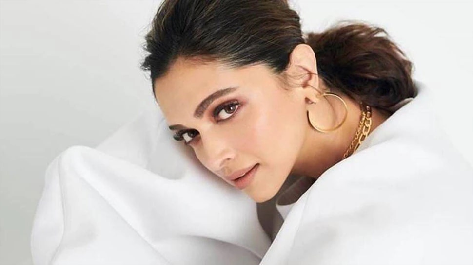 bollywood-actress-deepika-padukone-hospitalized-due-to-uneasiness