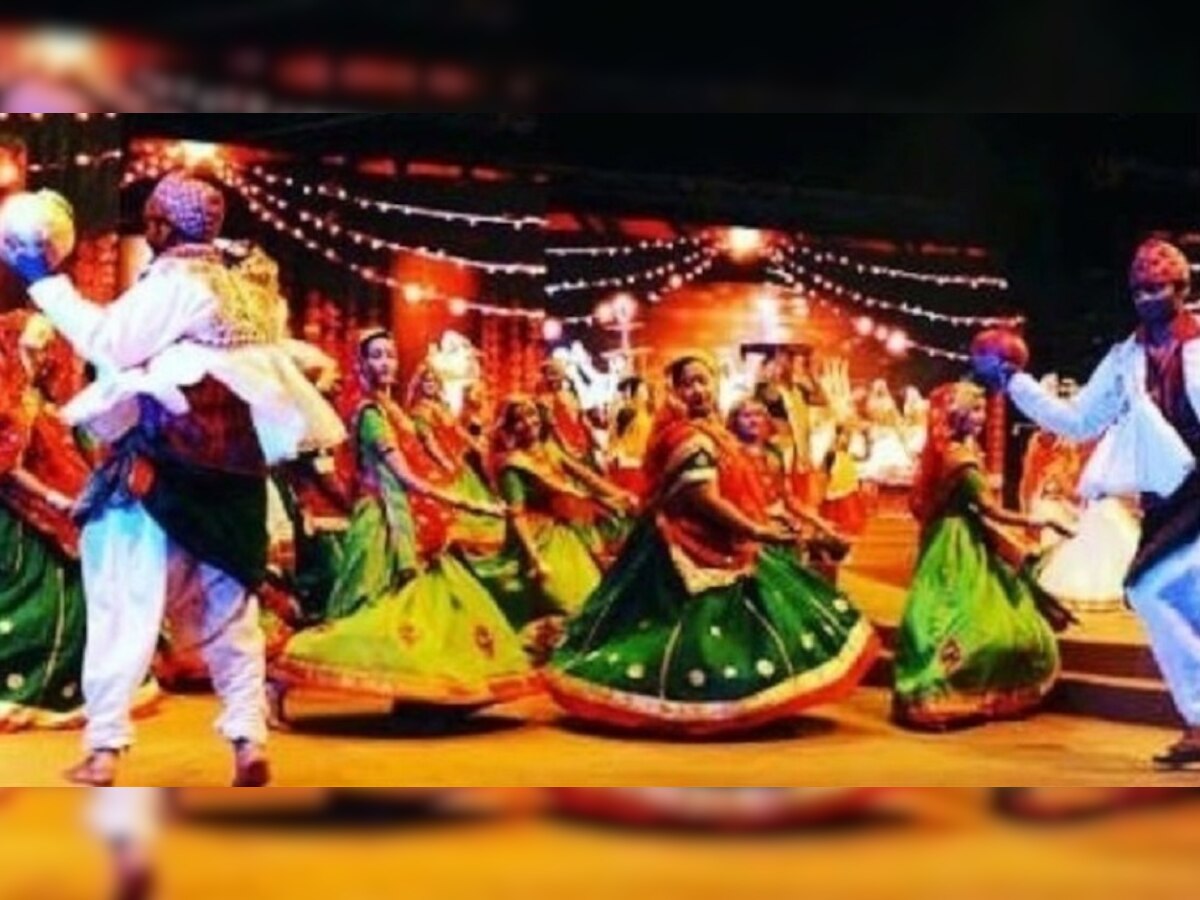Navratri festival : गुजरात येथे गरब्यात मोठा धक्कादायक प्रकार title=