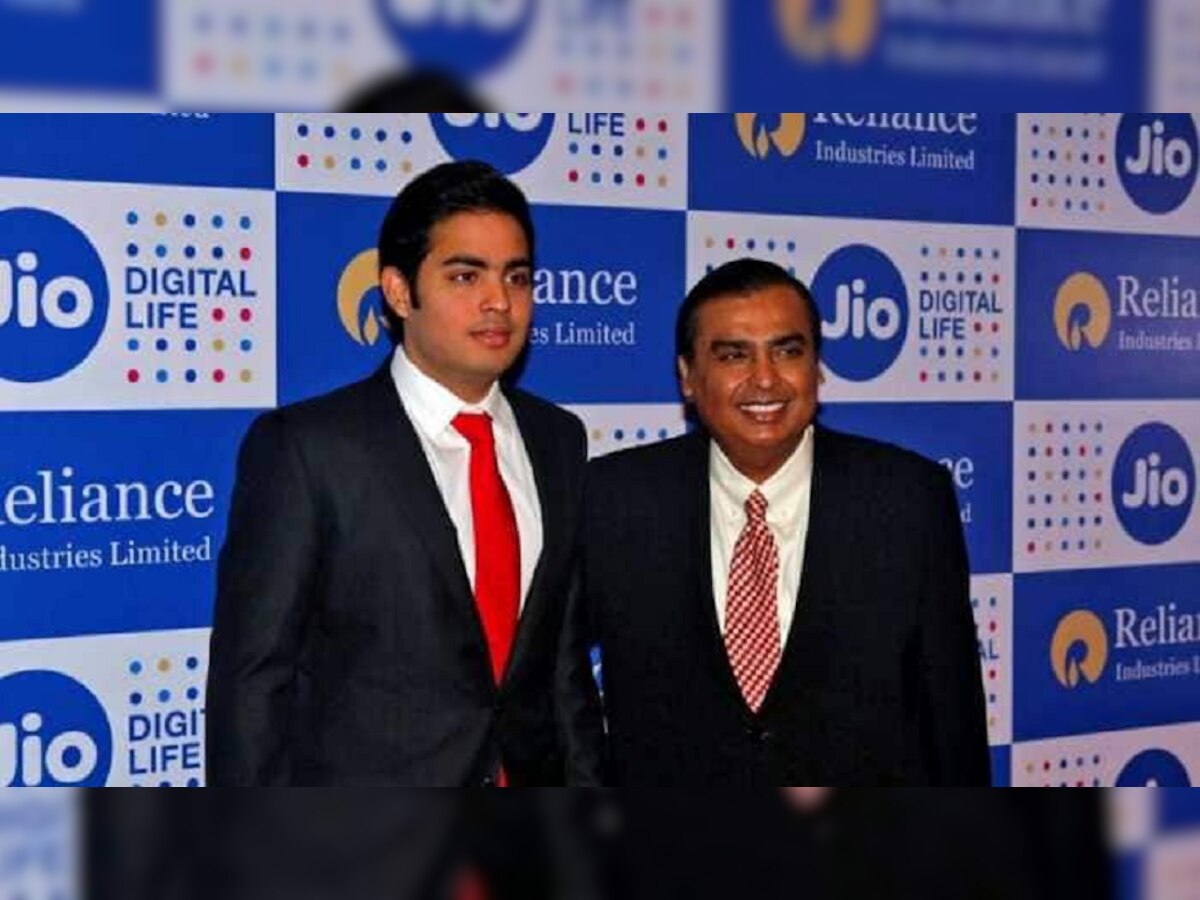 Akash Ambani ची मोठी कामगिरी! मुकेश अंबानींच्या पावलावर पाऊल ठेवत रचला विक्रम title=