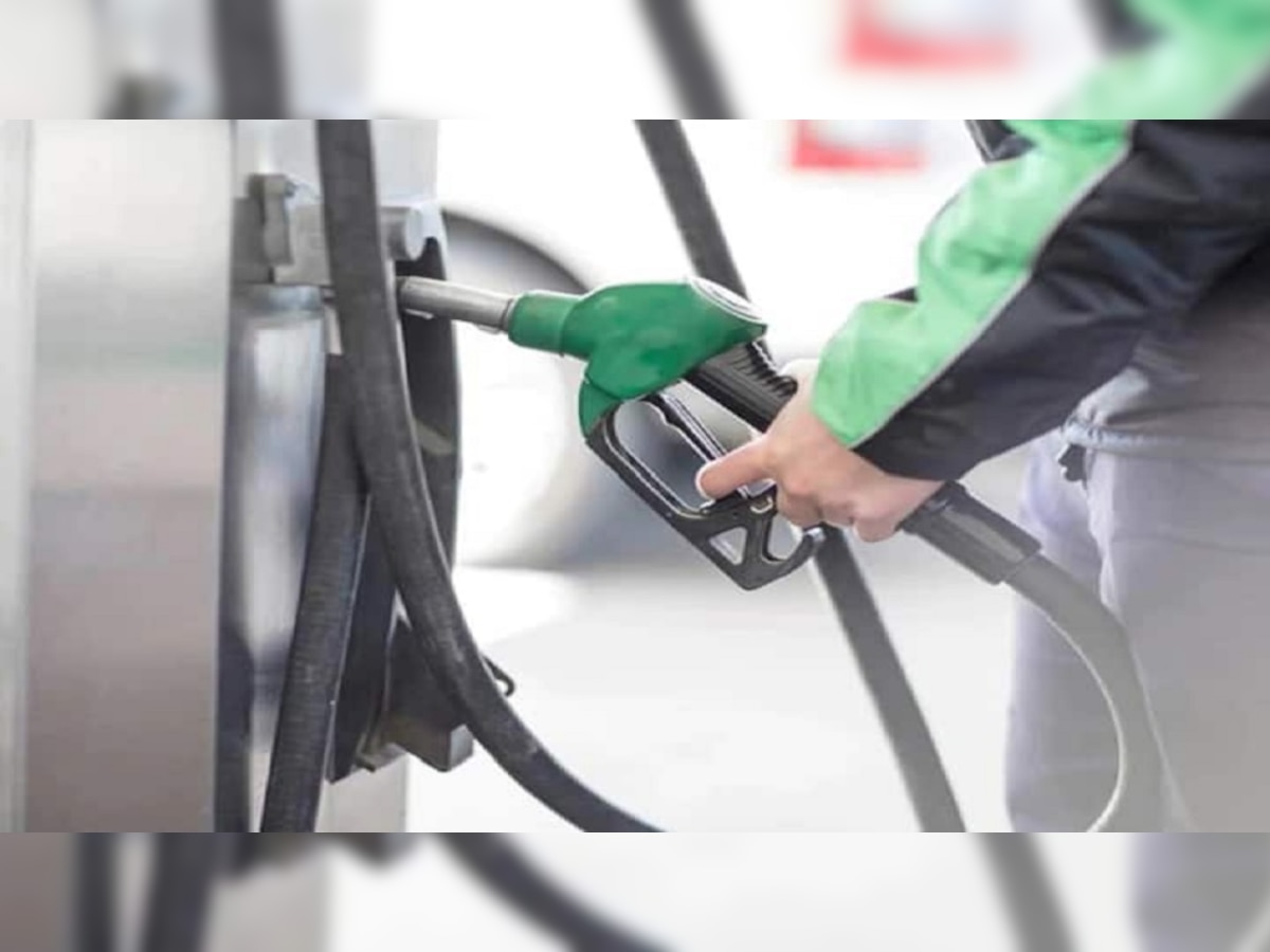 Petrol Price Today: राज्यात कुठे पेट्रोल महागले? कुठे स्वस्त? जाणून घ्या आजचे दर title=
