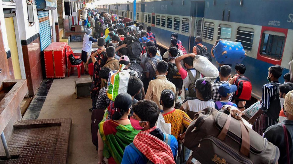 Indian Railways: गर्दी रोखण्यासाठी रेल्वेचा मोठा निर्णय, या तिकीट दरात होणार वाढ
