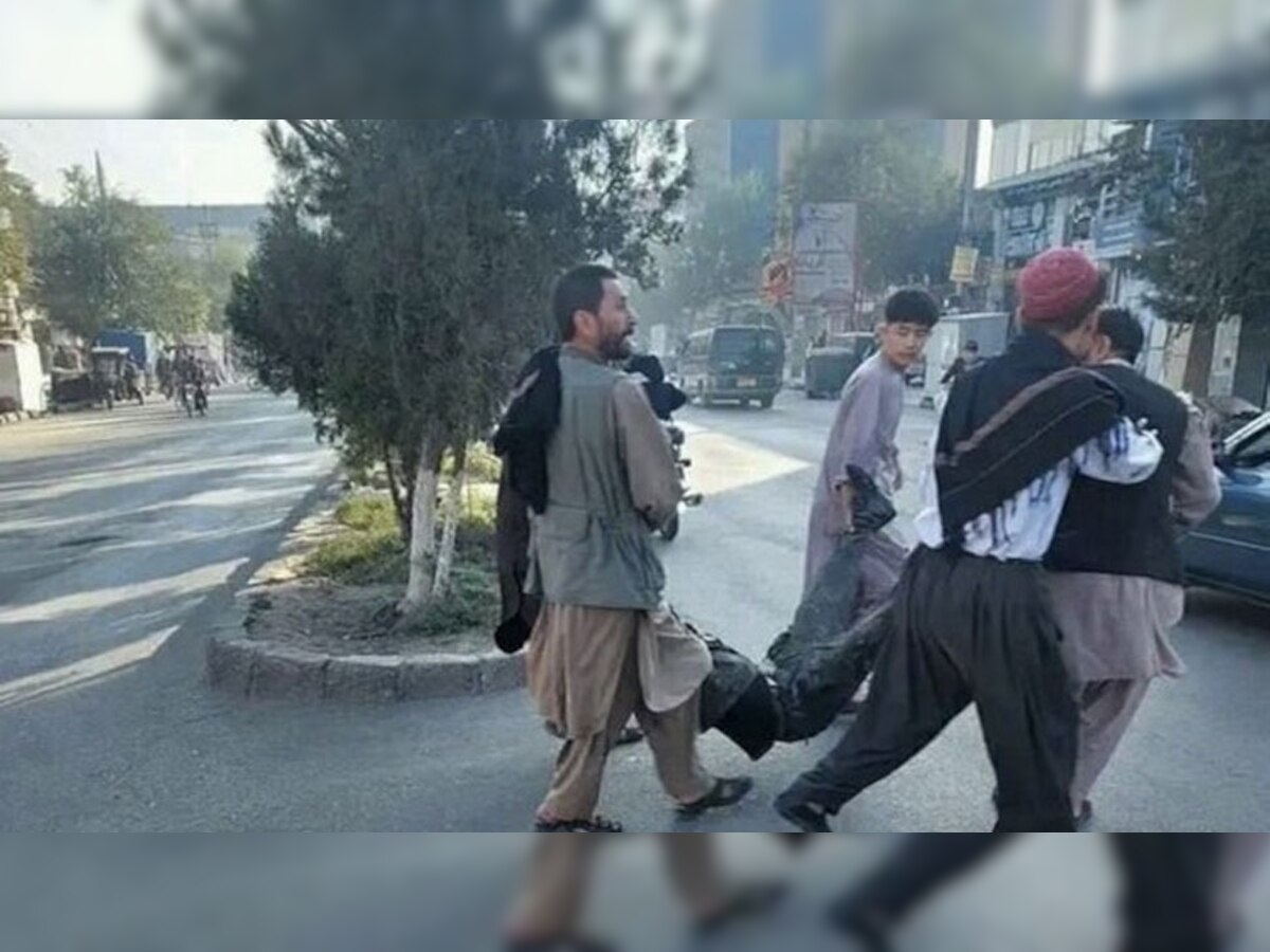 Afghanistan: काबुल स्फोटानं हादरलं!  32 जणांचा मृत्यू आणि 40 जण जखमी title=