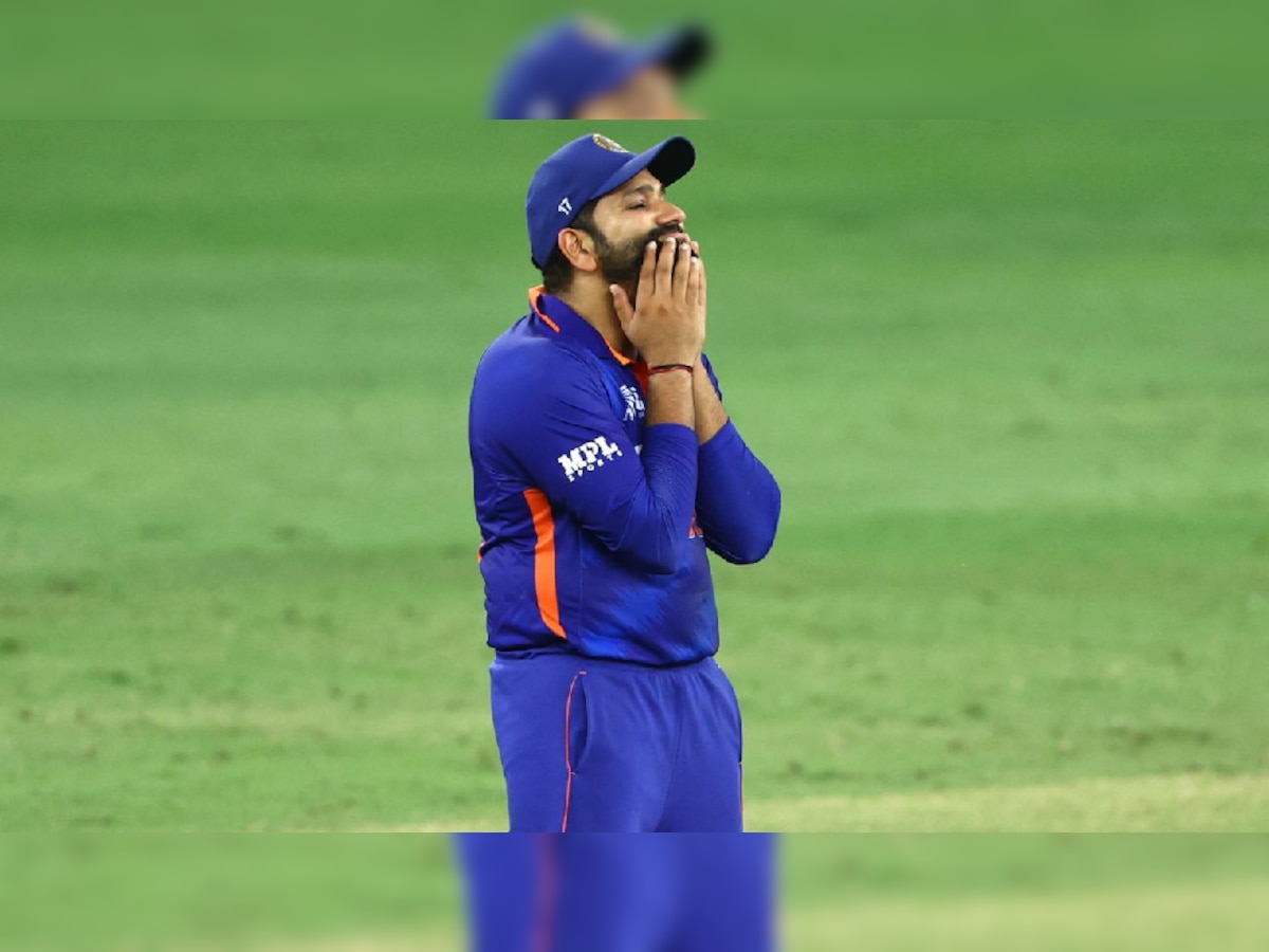 कर्णधार Rohit Sharma चा 'तो' एक निर्णय टीमसाठी ठरला डोकेदुखी; करावा लागला पराभवाचा सामना title=