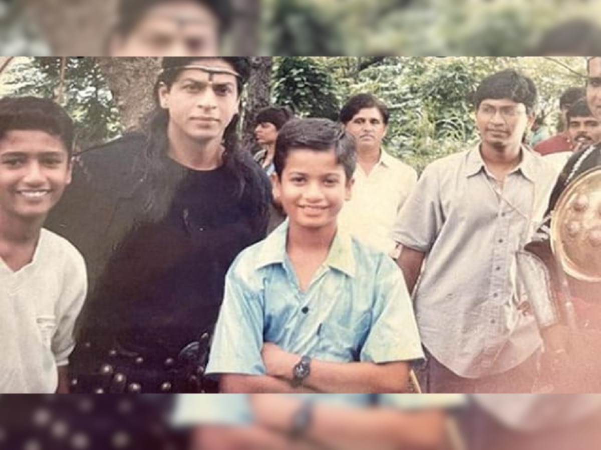 Shahrukh Khanसोबत दिसणारा मुलगा आहे टॉपचा अभिनेता;याचा पत्नीसोबत किंग खानचे अनेक रोमँटिक चित्रपट  title=