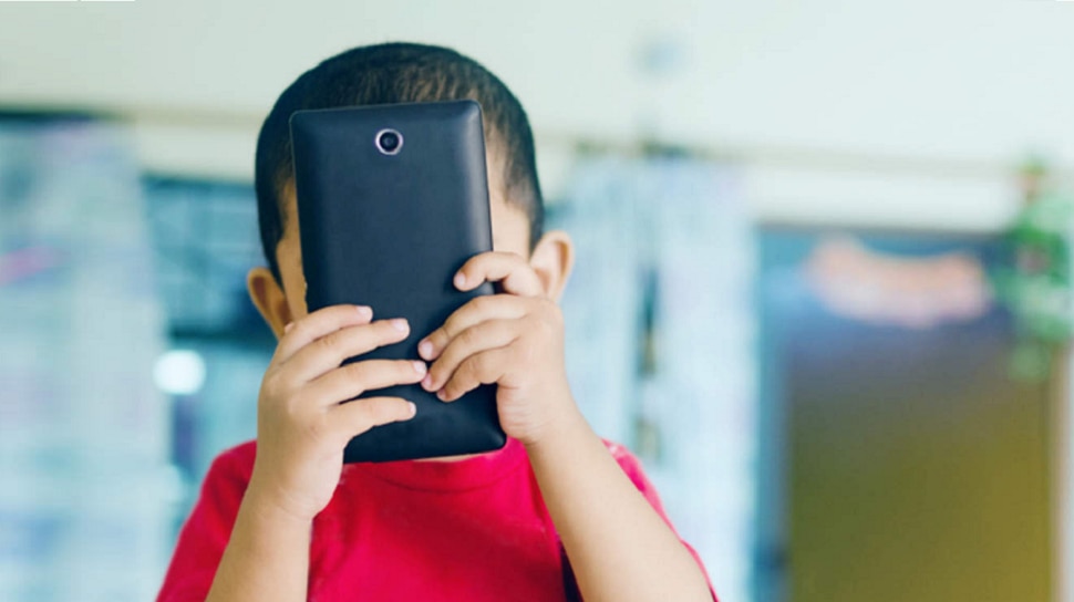 Mobile Addiction 8 Years Old Child Attack On 12 Years Old Elder Brother Mobile Addiction 8 Years Old Child Attack On 12 Years Old Elder Brother