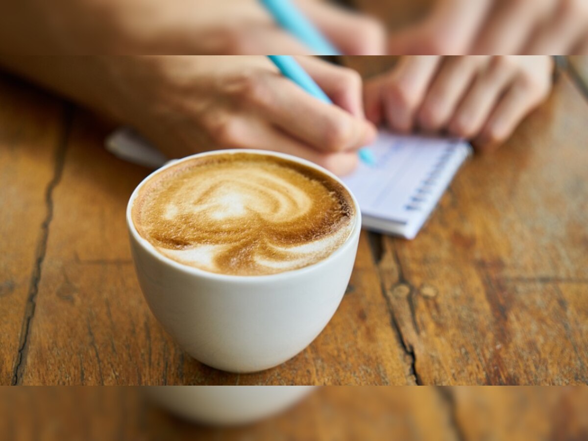 Coffee Benefits : दररोज सकाळी 'कॉफी' प्यायल्याने आरोग्याला होतात फायदेच फायदे title=