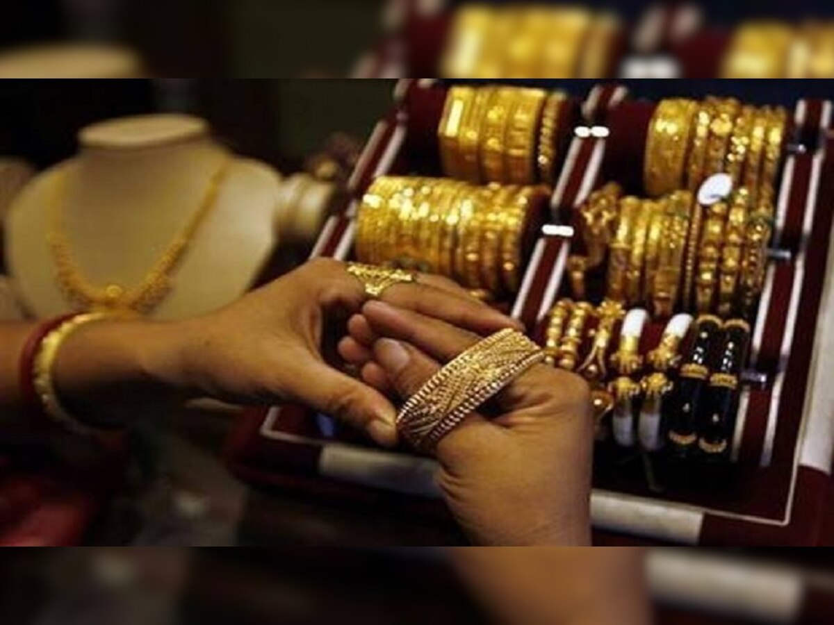 Gold-Silver Price: दिवाळीच्या तोंडावर सोने-चांदी स्वस्त की महाग? जाणून घ्या नवे दर title=