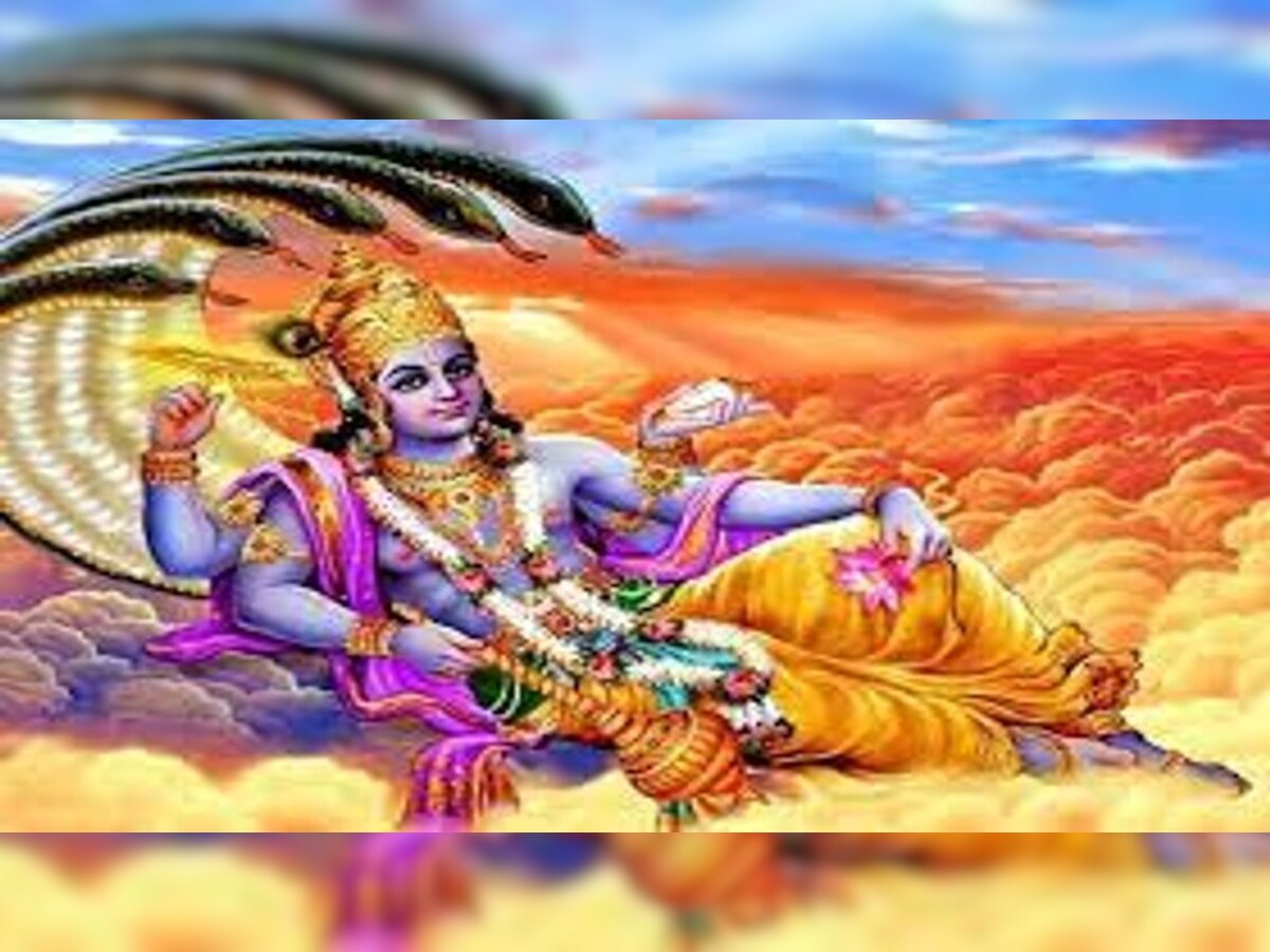 Rama Ekadashi 2022: रमा एकादशीला प्रसन्न होते लक्ष्मी, या पद्धतीने करा पूजा, होईल पैशाचा वर्षाव title=