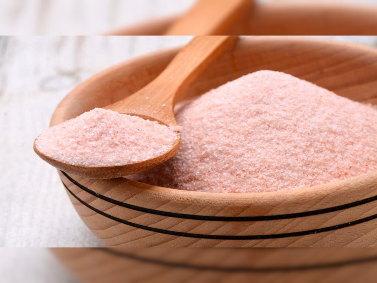 Pink Salt: सैंधव मिठाचे आहेत 'हे' फायदे, जाणून तुम्ही ही व्हाल थक्क title=