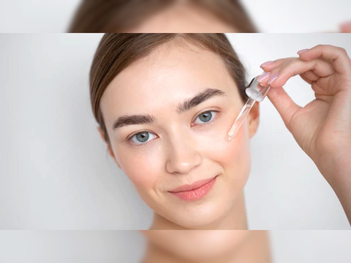 Skin Care Tips: चेहऱ्यावर सीरम लावताना 'या' चूका टाळा? जाणून घ्या title=