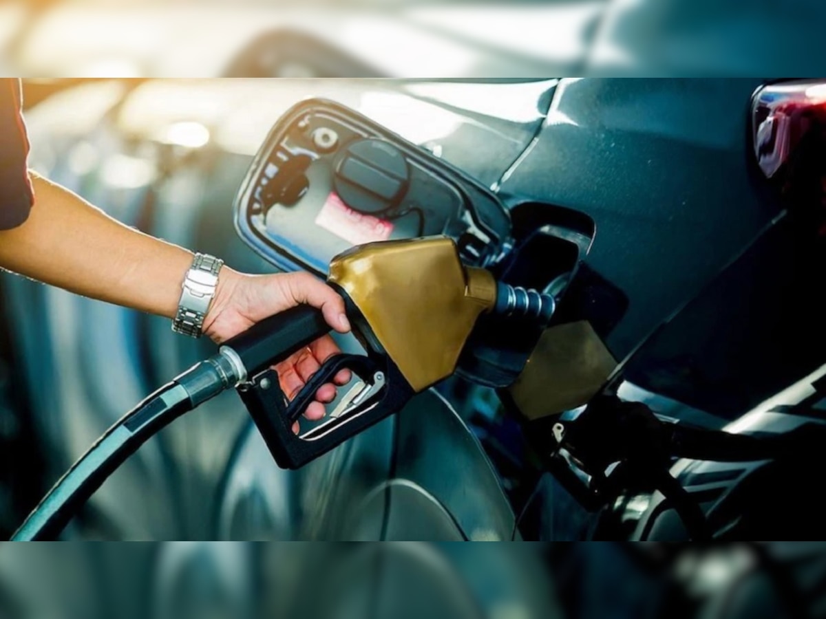 Petrol-Diesel Rate : गाडीची टाकी भरण्यापूर्वी जाणून घ्या तुमच्या शहरातील पेट्रोल-डिझेलचे दर  title=