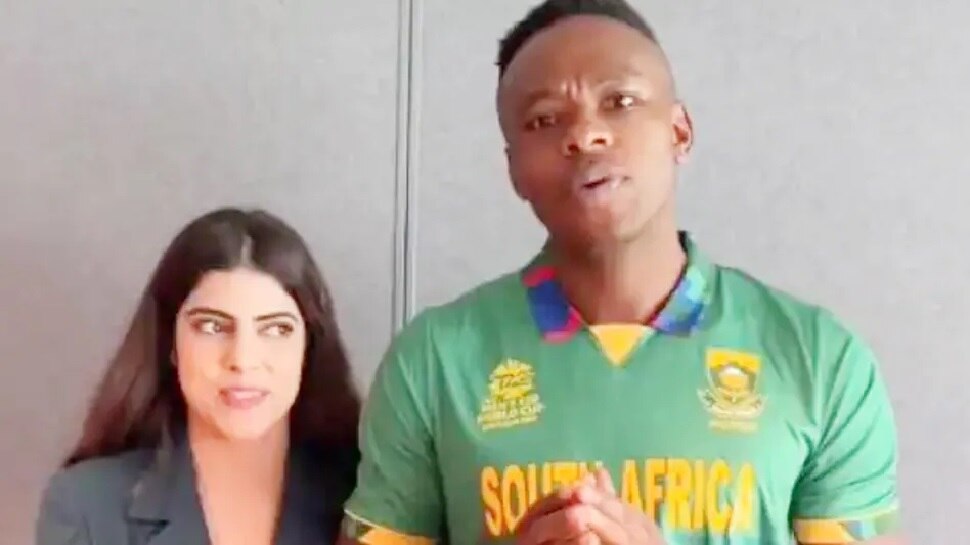 Kagiso Rabada Impress Girlfriend Mom And Dad In Hindi Video Viral