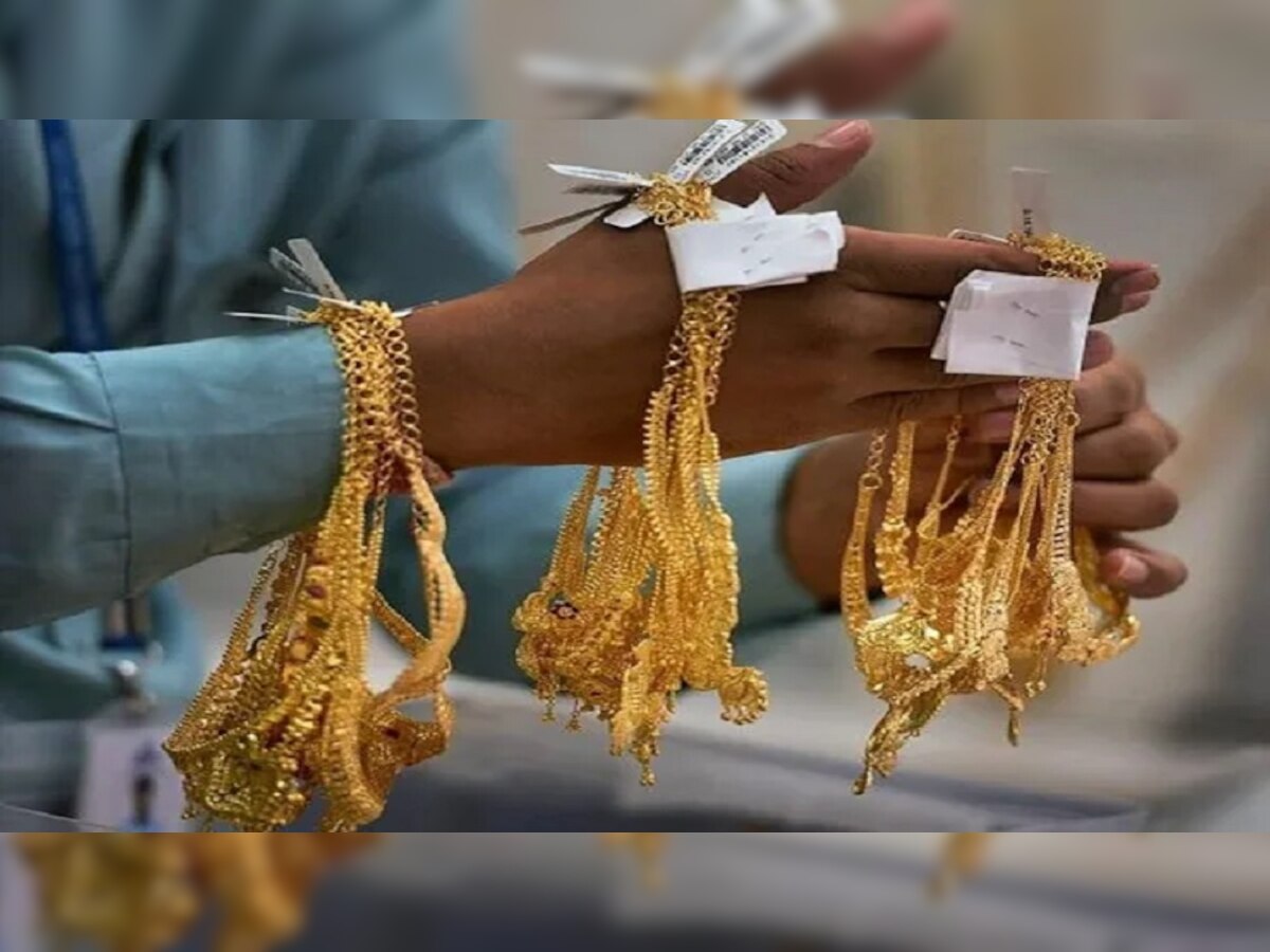 Gold : दिवाळी-धनत्रयोदशीनिमित्त सोने खरेदी करताय, फसवणूक टाळण्यासाठी सावध राहा, लक्षात ठेवा 'या' गोष्टी  title=