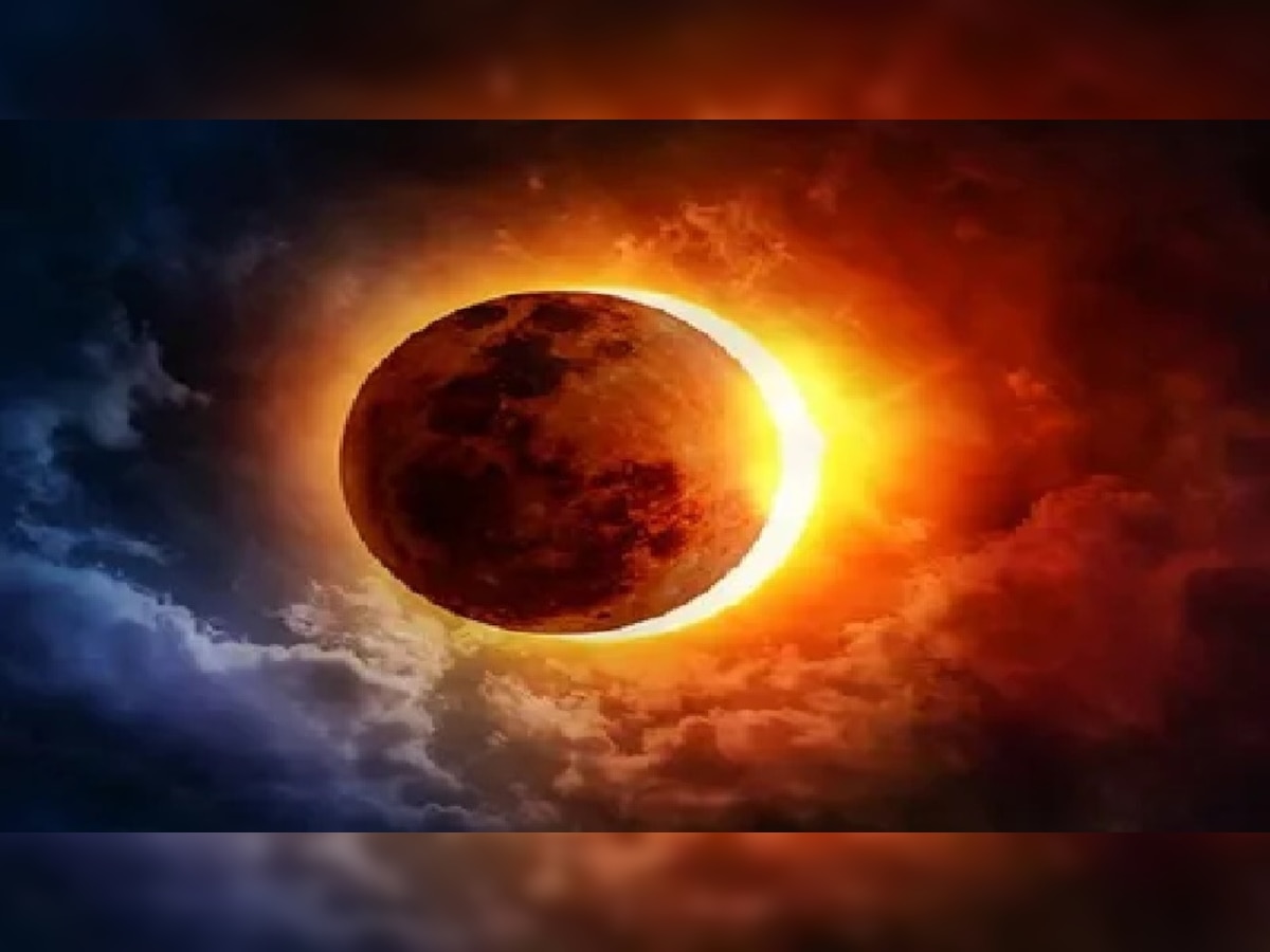 Solar Eclipse 2022: सूर्यग्रहणाने या राशींचे भाग्य उजळणार! मिळेल बंपर धनलाभ आणि करिअरमध्ये प्रगती title=