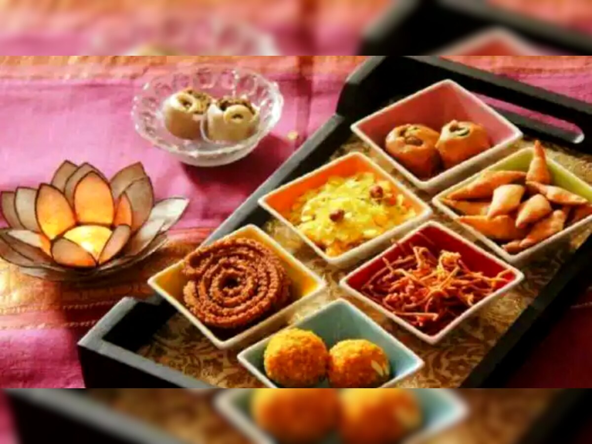 Diwali 2022:  दिवाळीत बिनधास्त लाडू चिवडा खा... वजनही वाढणार नाही, जाणून घ्या कसं? title=