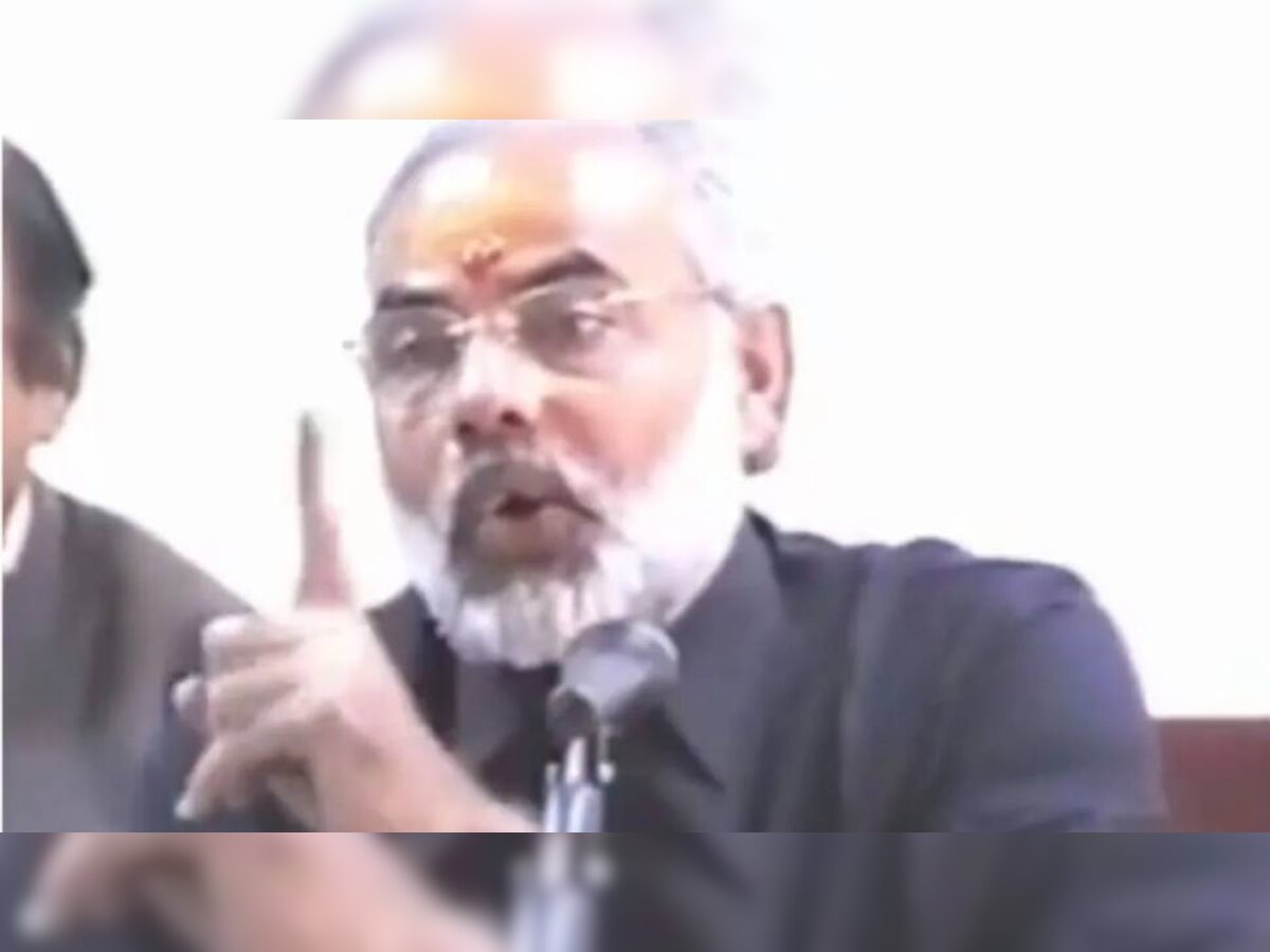 Video : "अजूनही तोच संकल्प..."; पंतप्रधान मोदी यांनी शेअर केल्या 21 वर्षांपूर्वीच्या आठवणी  title=