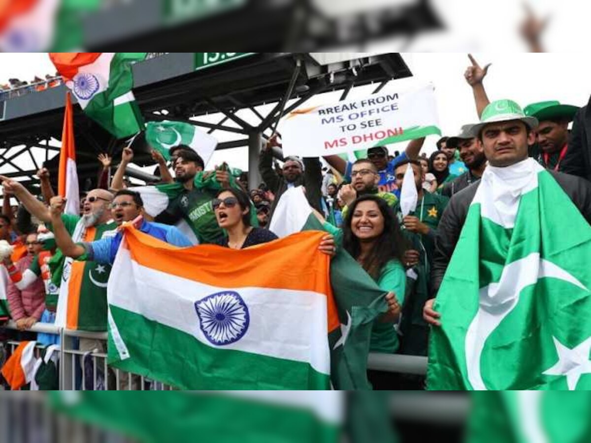 India vs Pakistan सामन्याआधीच मैदानावर चाहत्यांची गर्दी, पाहा काय आहे कारण? title=