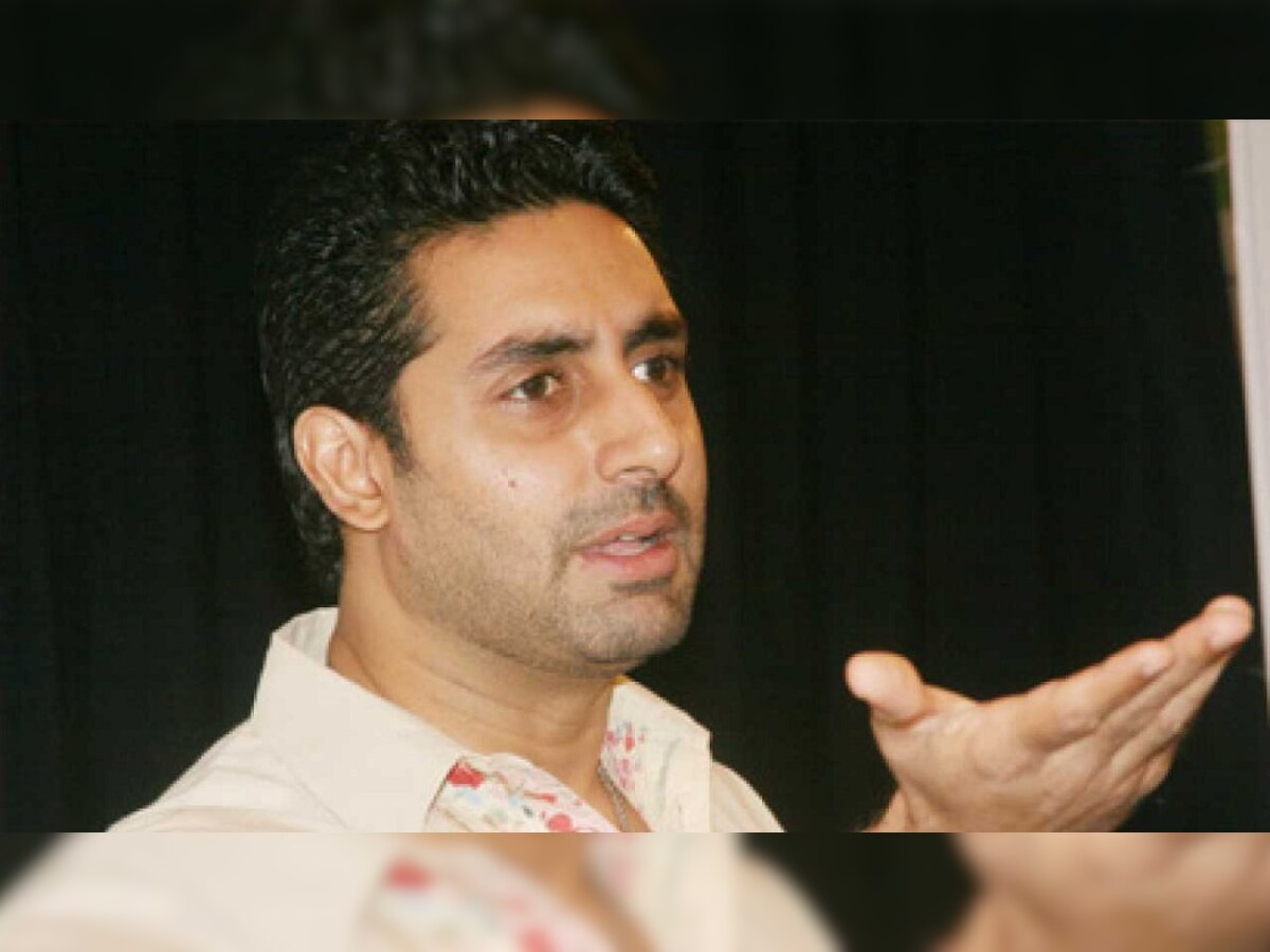 Abhishek Bachchan बेरोजगार? नेटकरी आणि अभिषेकमध्ये जुंपली title=