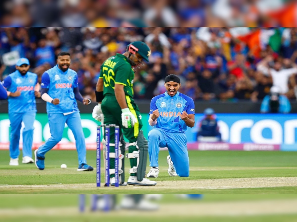 T20 World Cup 2022 India Vs Pakistan: Babar Azam out होताच सोशल मीडियावर memesचा पाऊस  title=