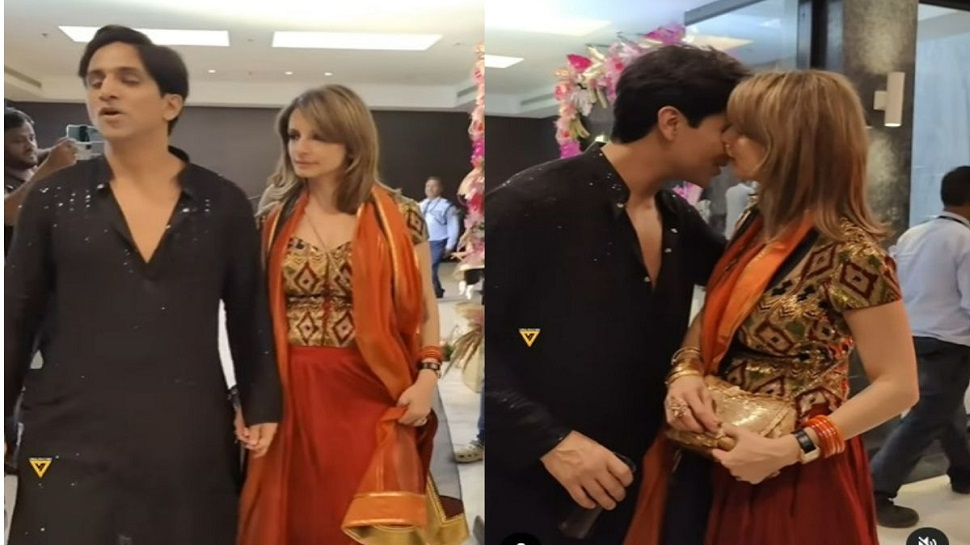 दिवाळीत उधळले जातायत प्रेमाचे रंग; पाहा प्रियकरासोबत हृतिकच्या Ex Wife चा सर्वात Romantic अंदाज दिवाळीत उधळले जातायत प्रेमाचे रंग; पाहा प्रियकरासोबत हृतिकच्या Ex Wife चा सर्वात Romantic अंदाज