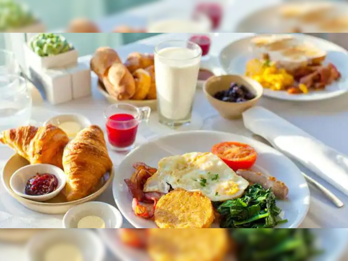 Breakfast Tips : सकाळी नाष्टा न केल्याने होऊ शकतात 'हे' गंभीर आजार! title=