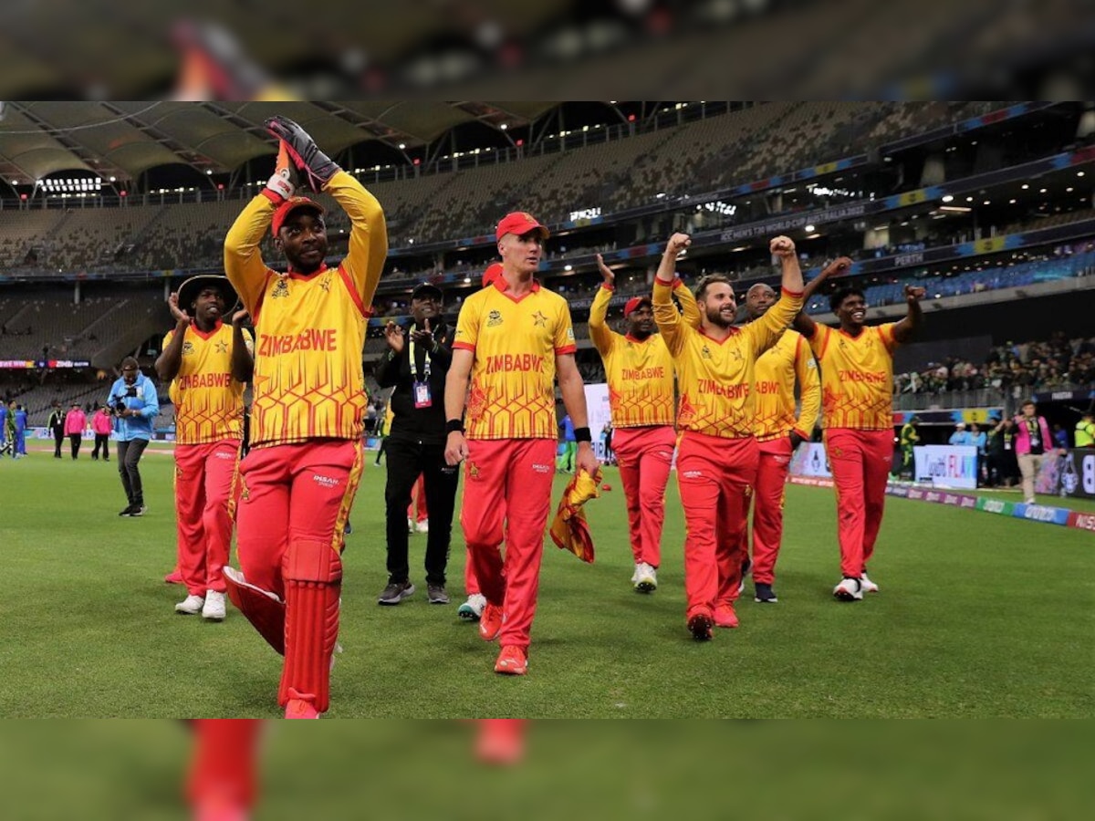 Zimbabwe Cricketers Salary: टीम इंडियाच्या तुलनेत झिंबाब्वेच्या खेळाडूंना मिळते 'इतकी' सॅलरी, जाणून घ्या  title=